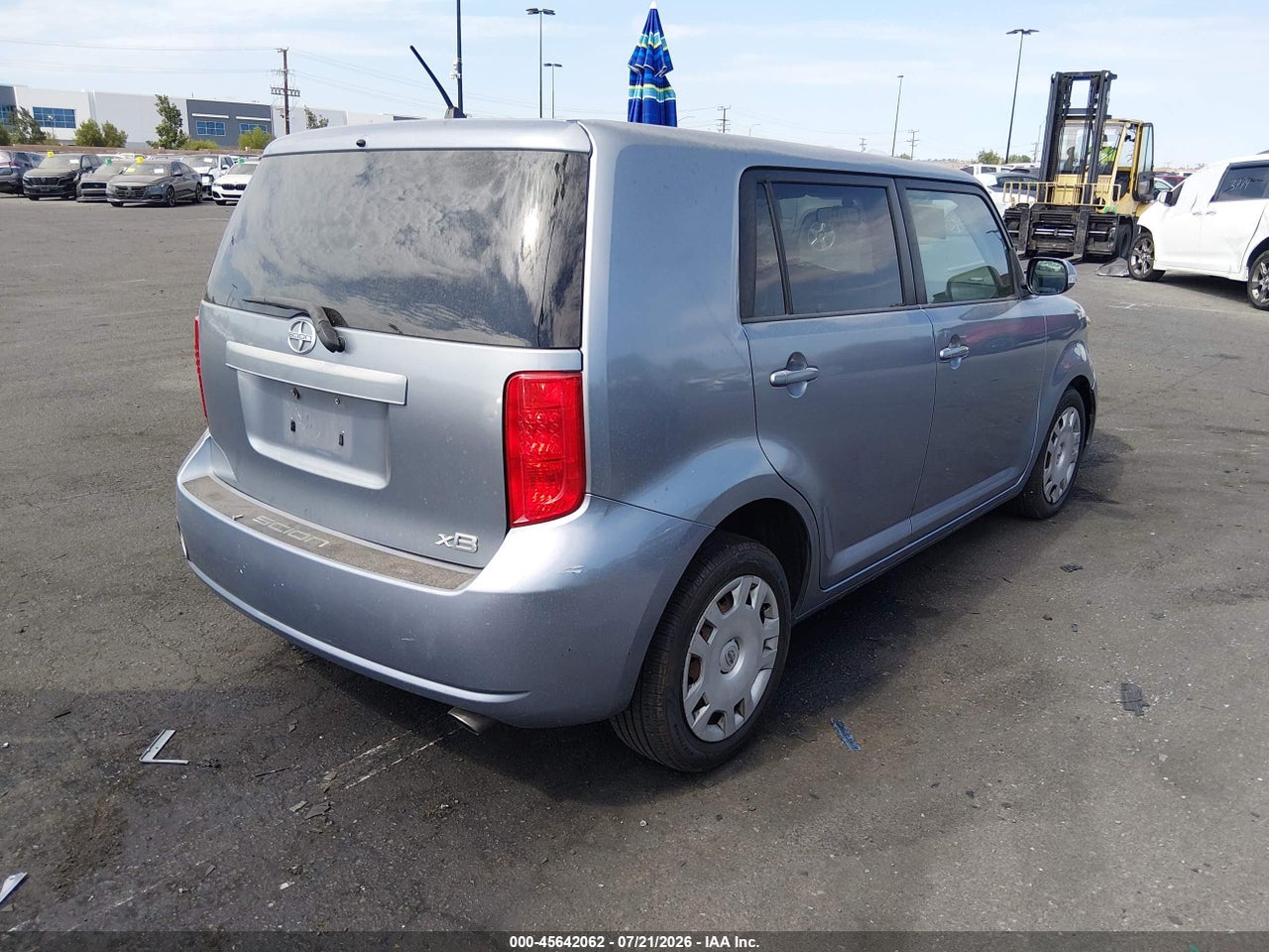 2010 SCION XB · 4/11