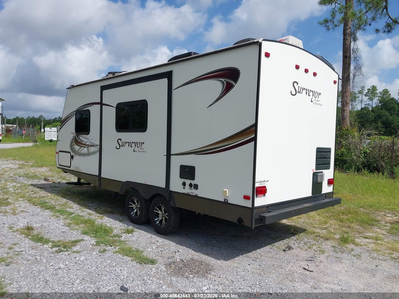 2014 FOREST RIVER SURVEYOR   · 3/10