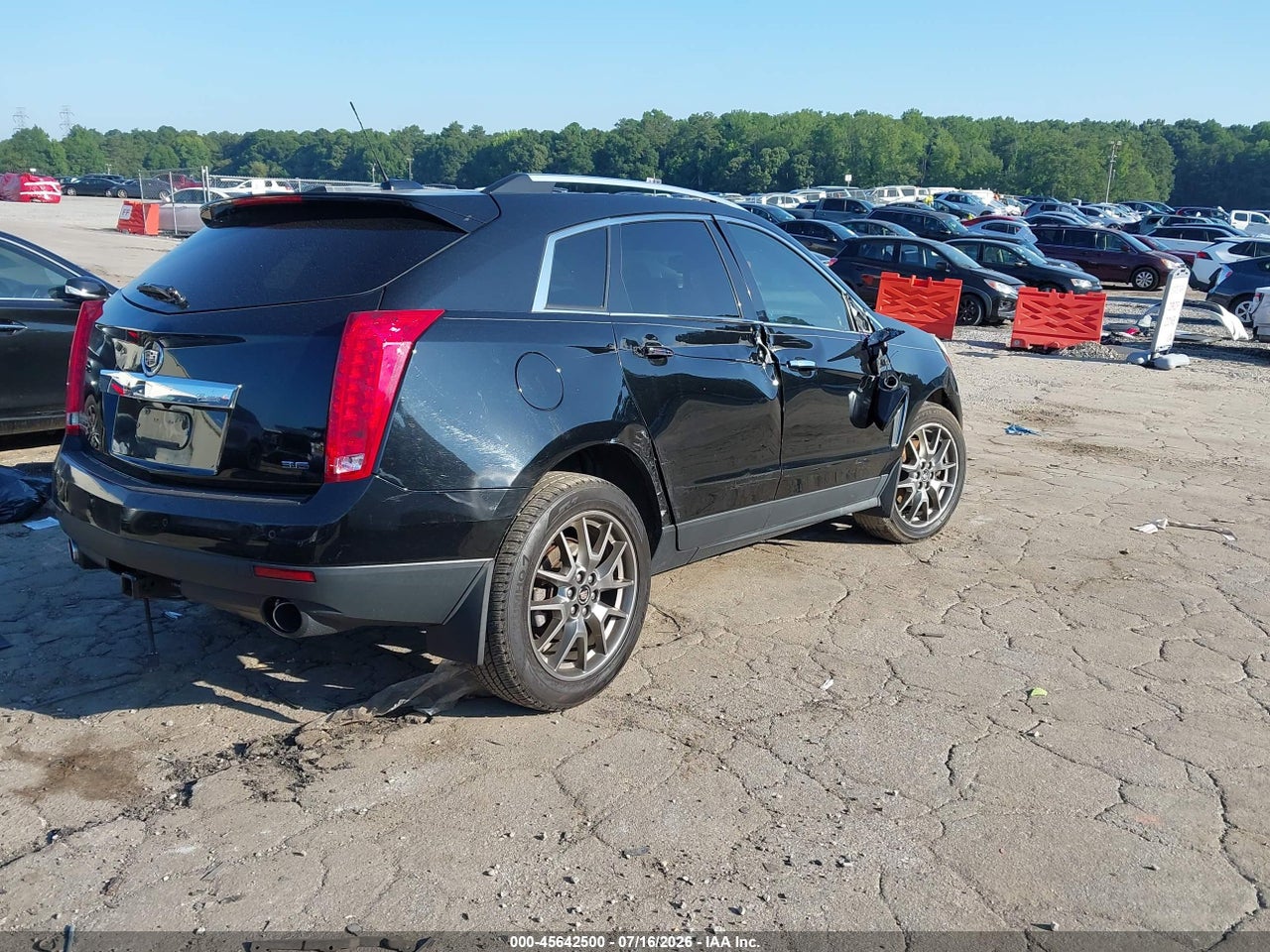 2016 CADILLAC SRX PERFORMANCE COLLECTION · 4/10