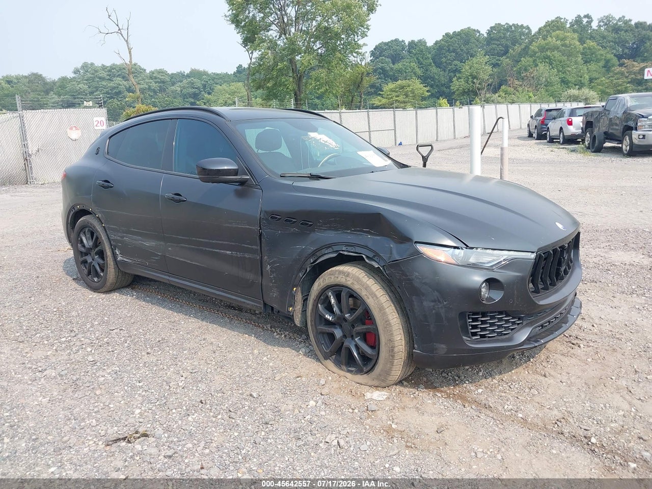 ZN661XUL7HX****** · 2017 MASERATI LEVANTE