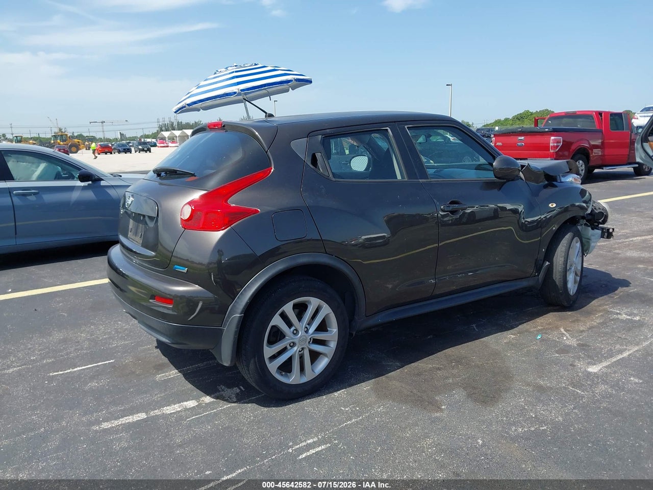 2013 NISSAN JUKE S · 4/11