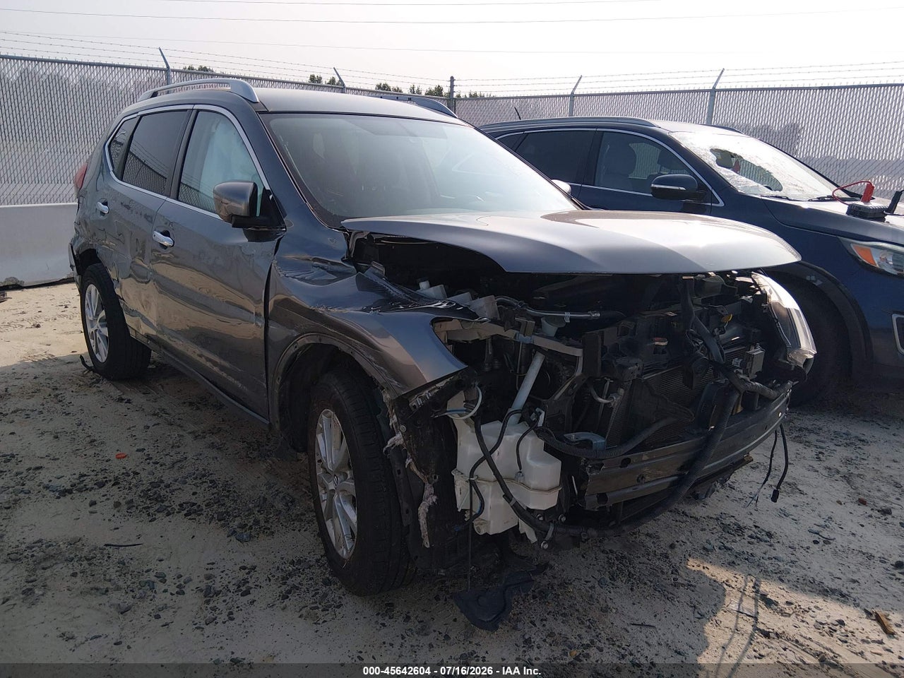 KNMAT2MT6JP****** · 2018 NISSAN ROGUE SV