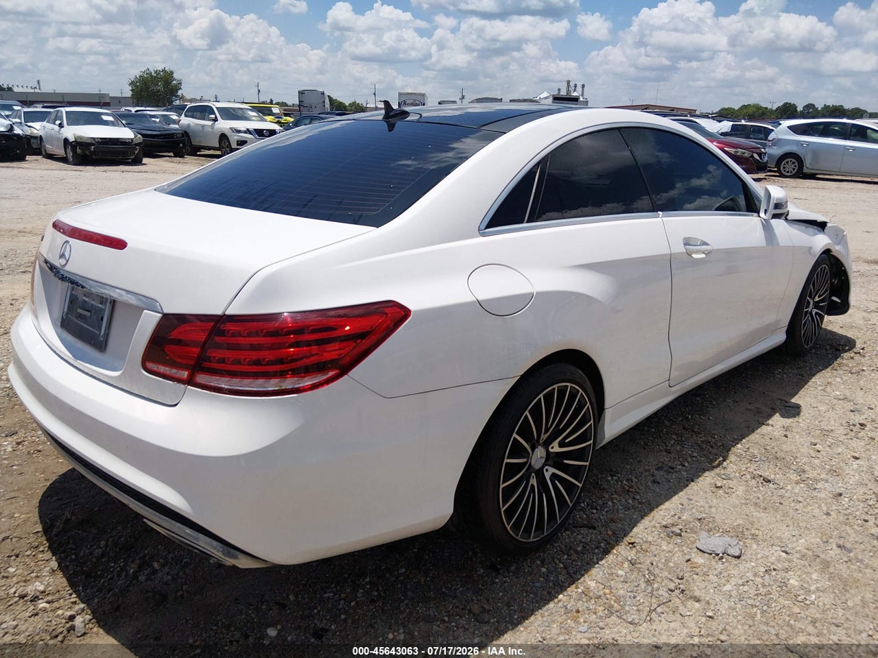 2017 MERCEDES-BENZ E 400   · 4/11