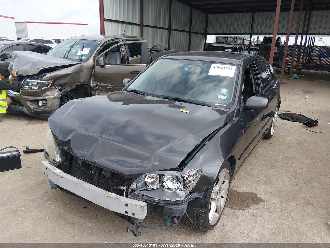 2002 LEXUS IS 300   · 2/2