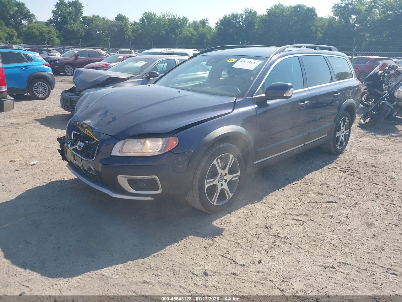 2013 VOLVO XC70 T6 · 2/11