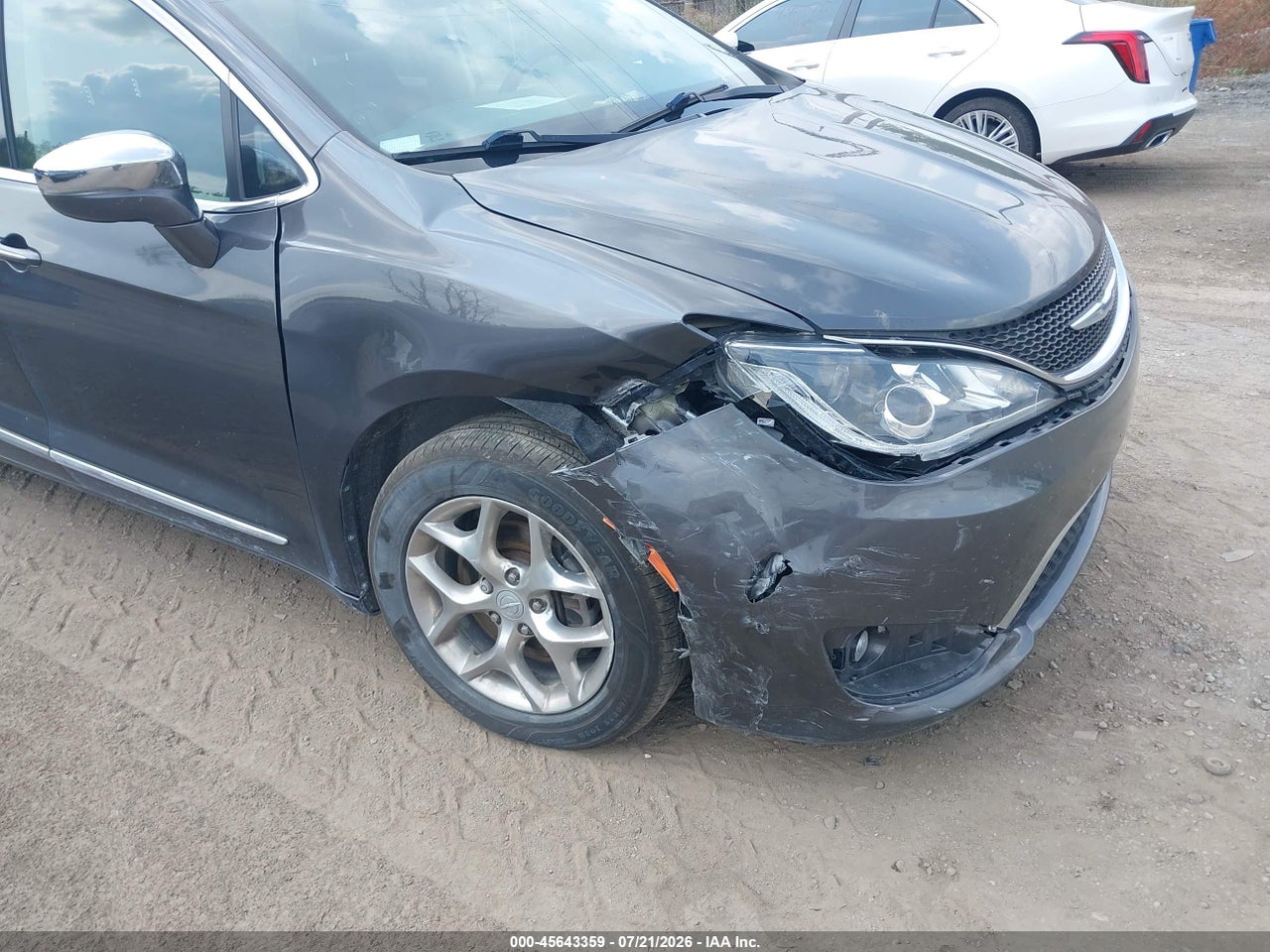 2020 CHRYSLER PACIFICA LIMITED · 6/11