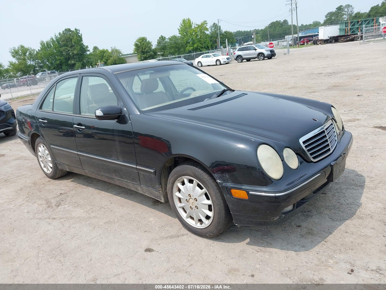 WDBJF65J41B****** · 2001 MERCEDES-BENZ E 320