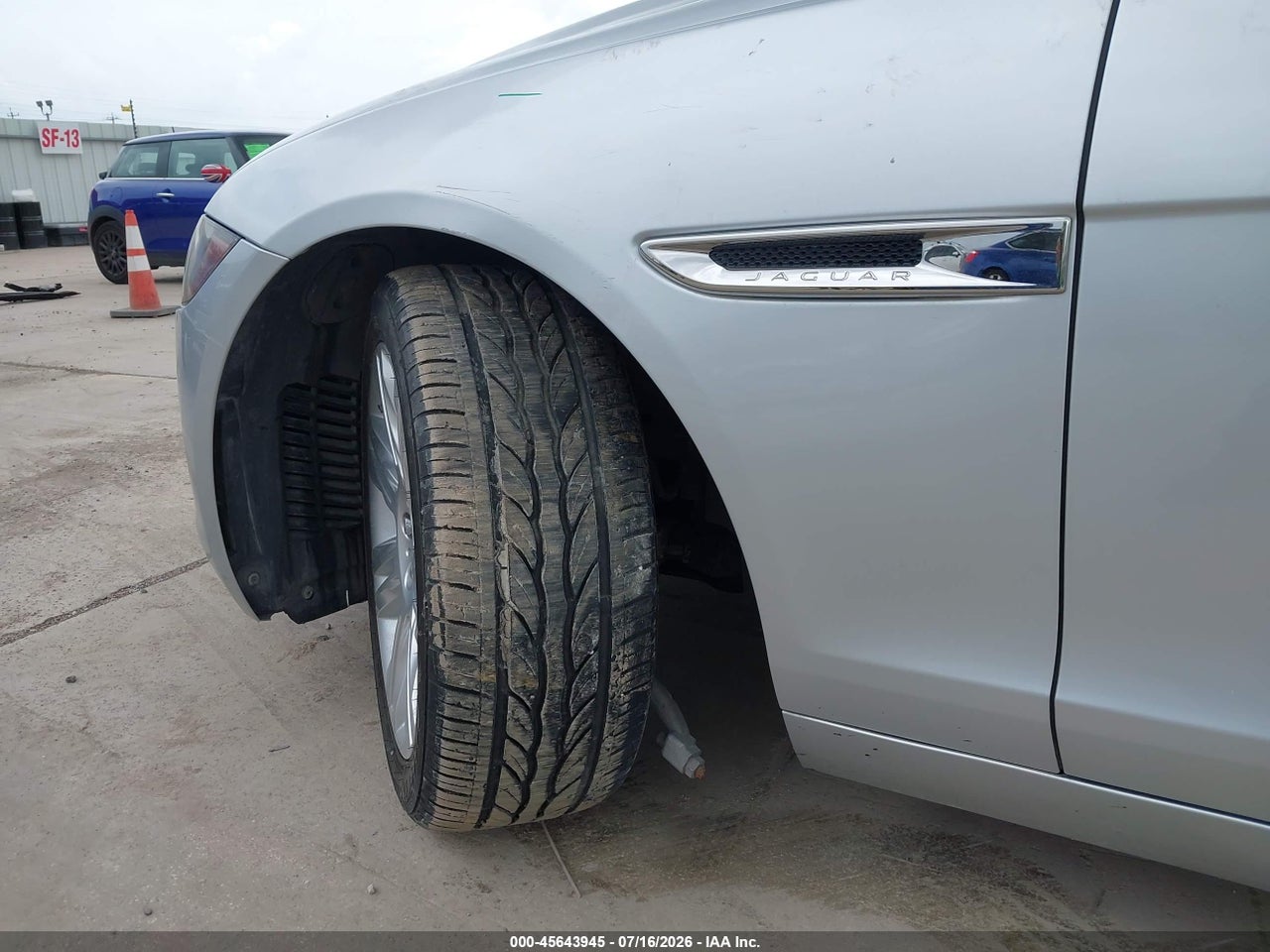 2017 JAGUAR XF 35T PREMIUM · 6/11