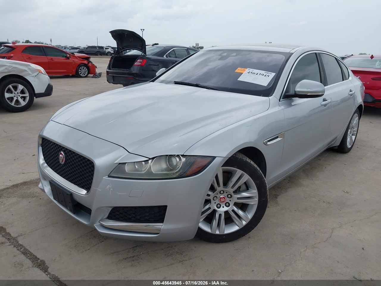2017 JAGUAR XF 35T PREMIUM · 2/11