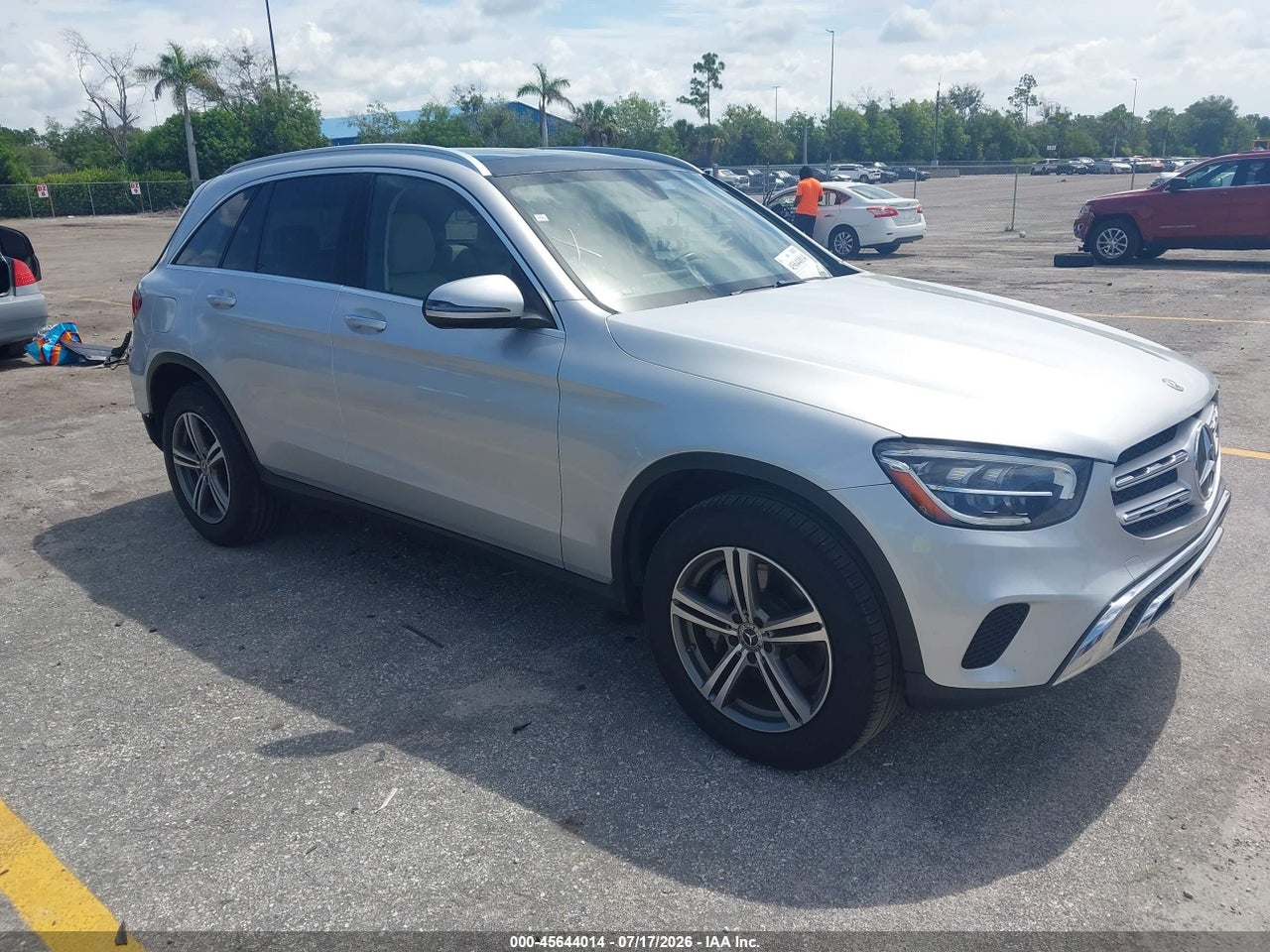 W1N0G8DB8LF****** · 2020 MERCEDES-BENZ GLC 300
