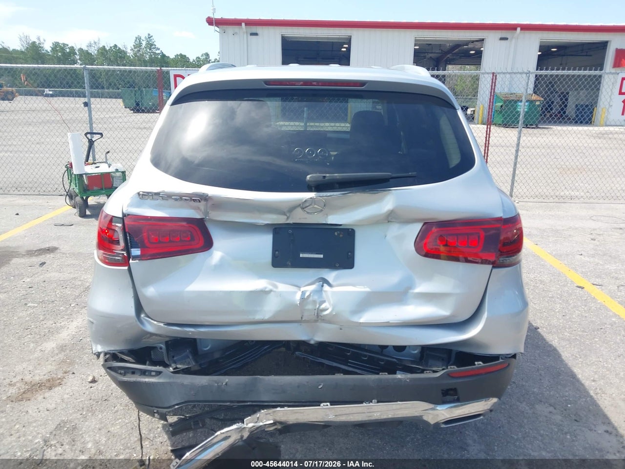 2020 MERCEDES-BENZ GLC 300   · 6/11