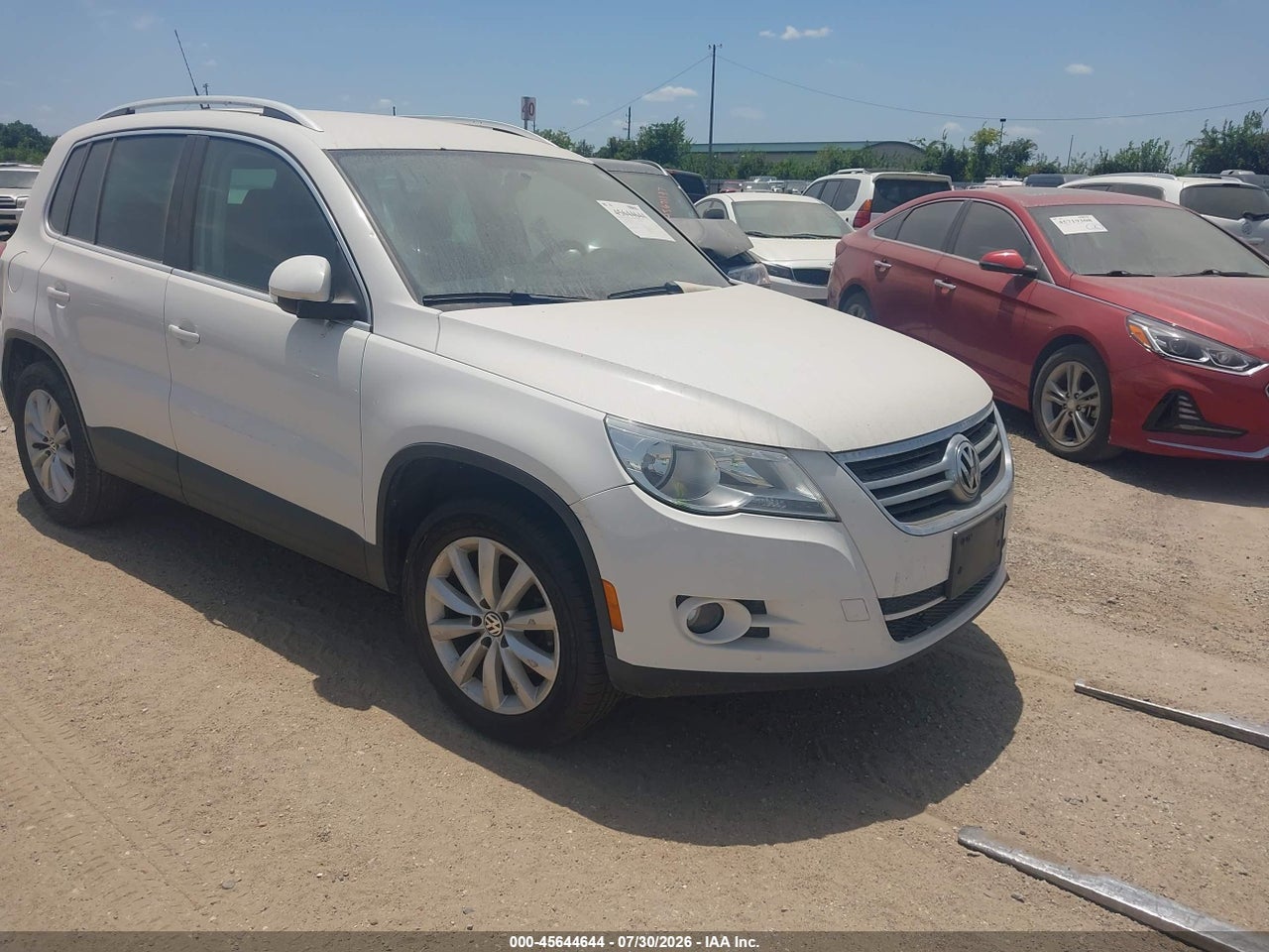 WVGAV7AX5BW****** · 2011 VOLKSWAGEN TIGUAN SE