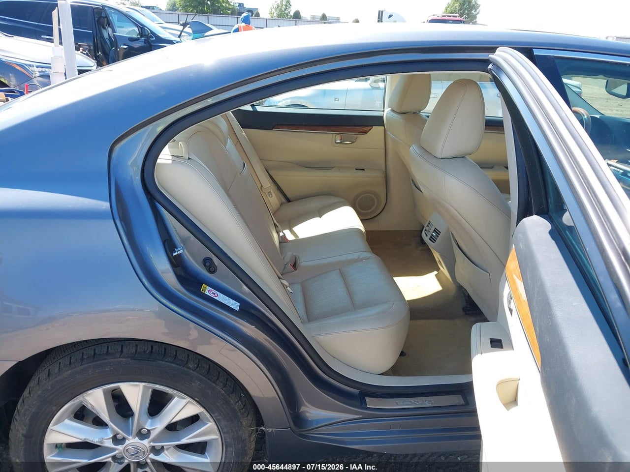 JTHBW1GG1D2****** · 2013 LEXUS ES 300H · 8/11