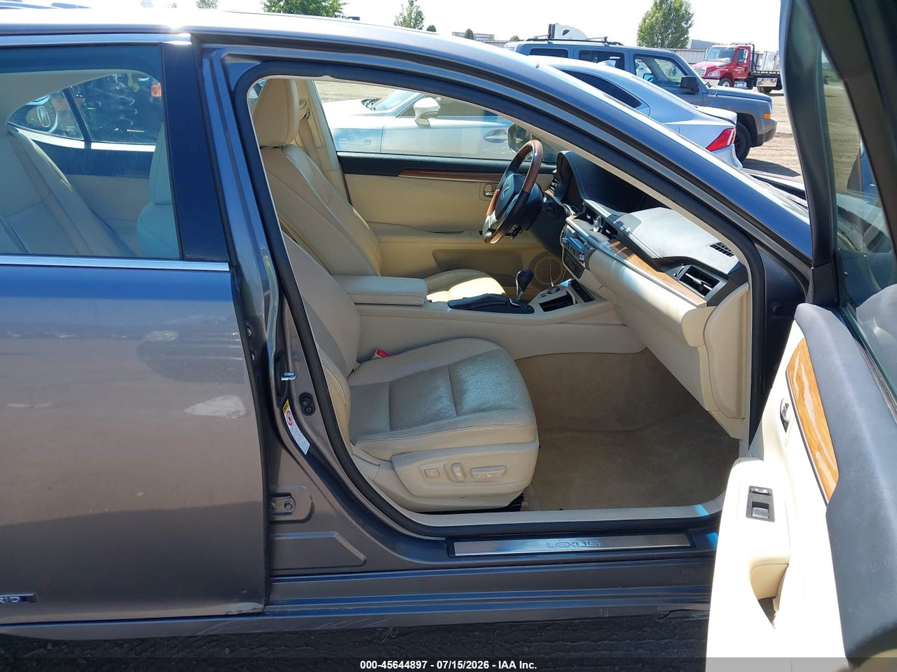 JTHBW1GG1D2****** · 2013 LEXUS ES 300H · 5/11