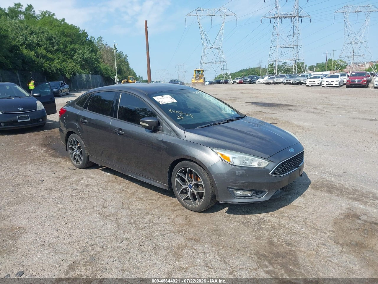 1FADP3F26GL****** · 2016 FORD FOCUS SE