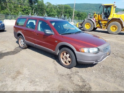 YV1SZ58D911****** · 2001 VOLVO V70 XC