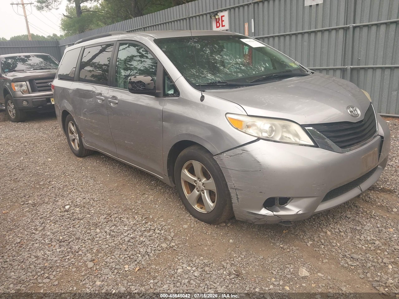 5TDKK3DC2CS****** · 2012 TOYOTA SIENNA LE V6 8 PASSENGER