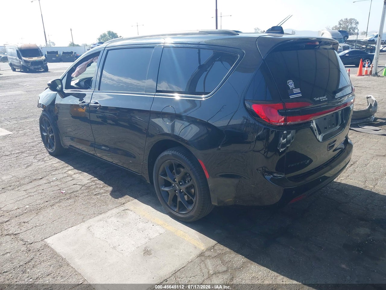 2023 CHRYSLER PACIFICA LIMITED AWD · 3/11