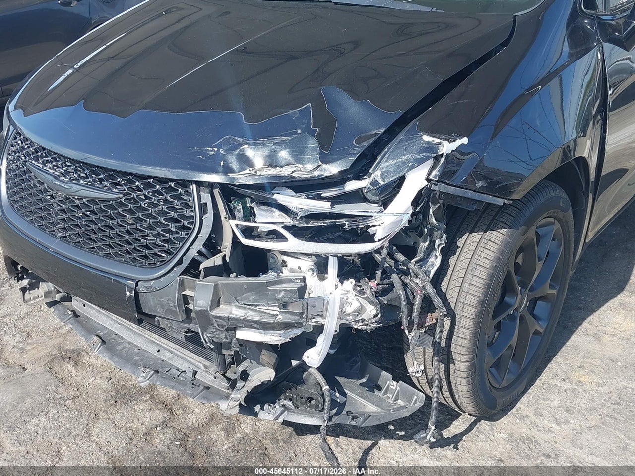 2023 CHRYSLER PACIFICA LIMITED AWD · 6/11