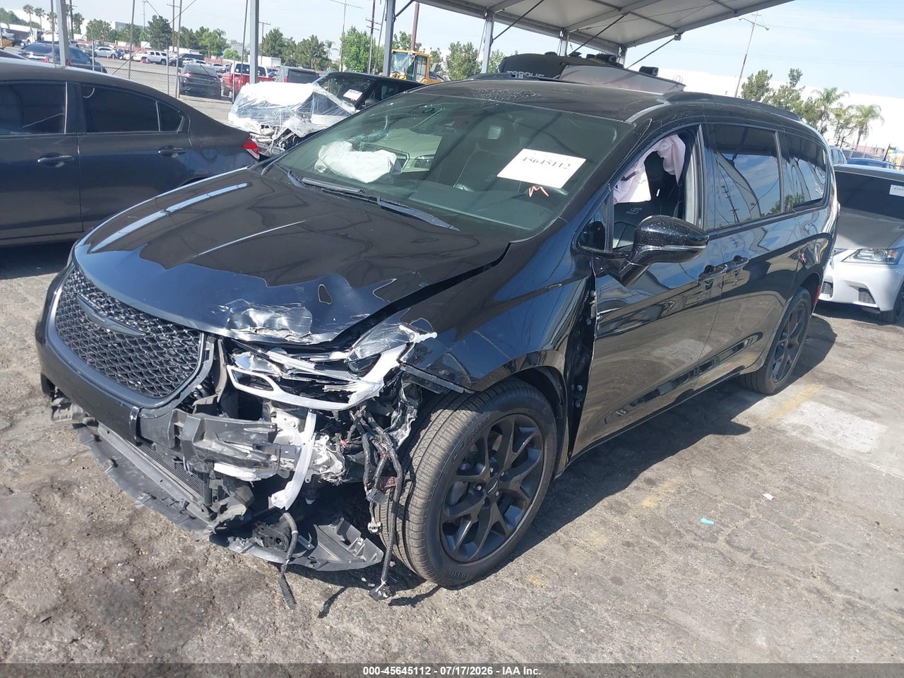 2023 CHRYSLER PACIFICA LIMITED AWD · 2/11