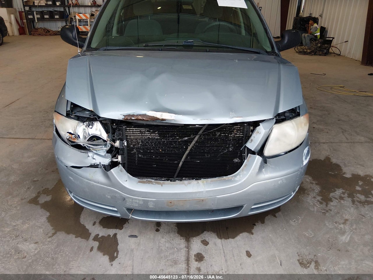 2006 CHRYSLER TOWN &amp; COUNTRY · 6/11