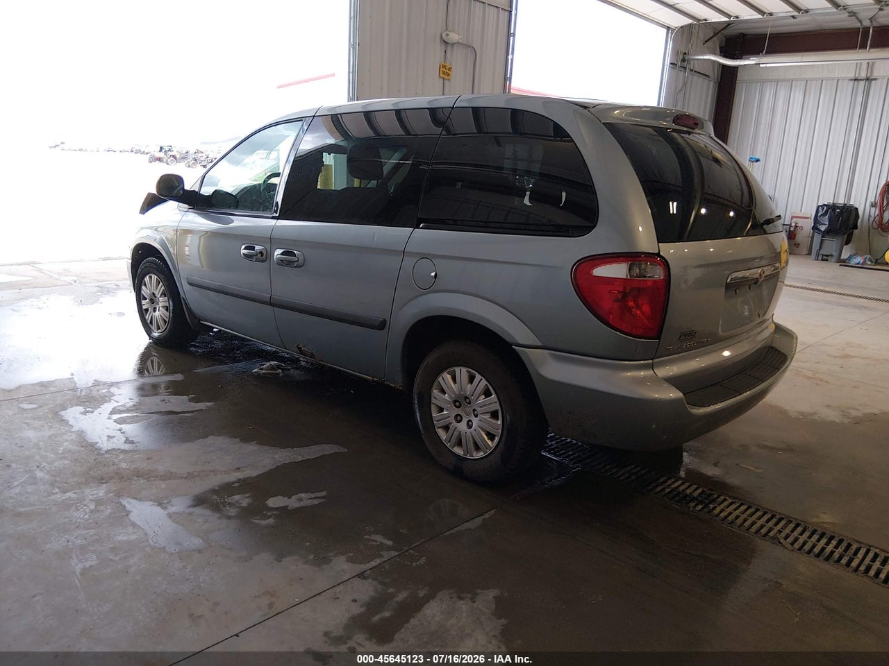 2006 CHRYSLER TOWN &amp; COUNTRY · 3/11