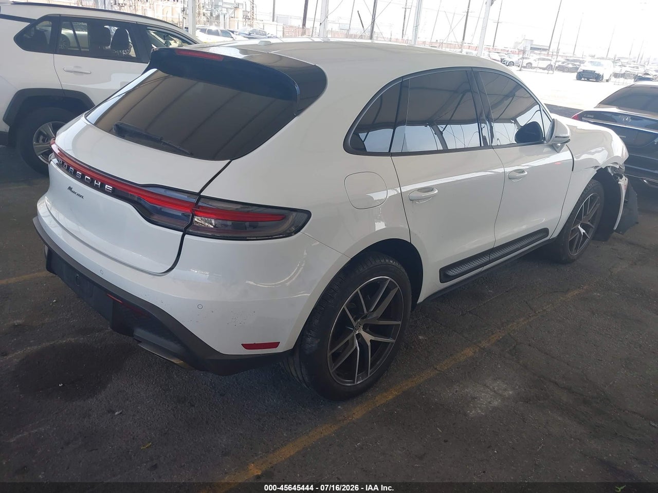 2023 PORSCHE MACAN T · 4/10