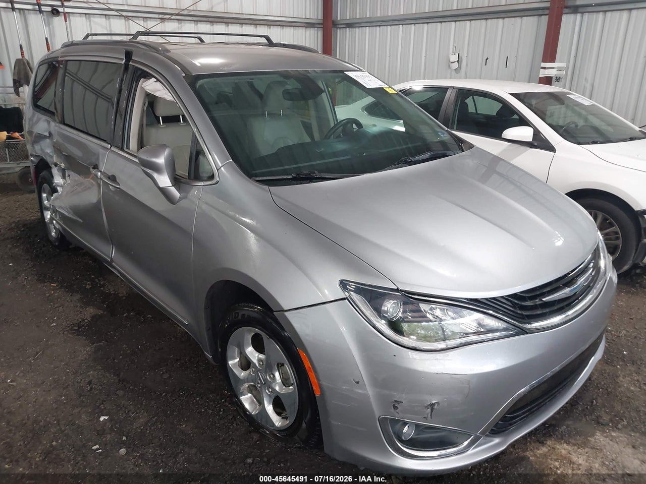 2C4RC1L7XJR****** · 2018 CHRYSLER PACIFICA HYBRID TOURING L