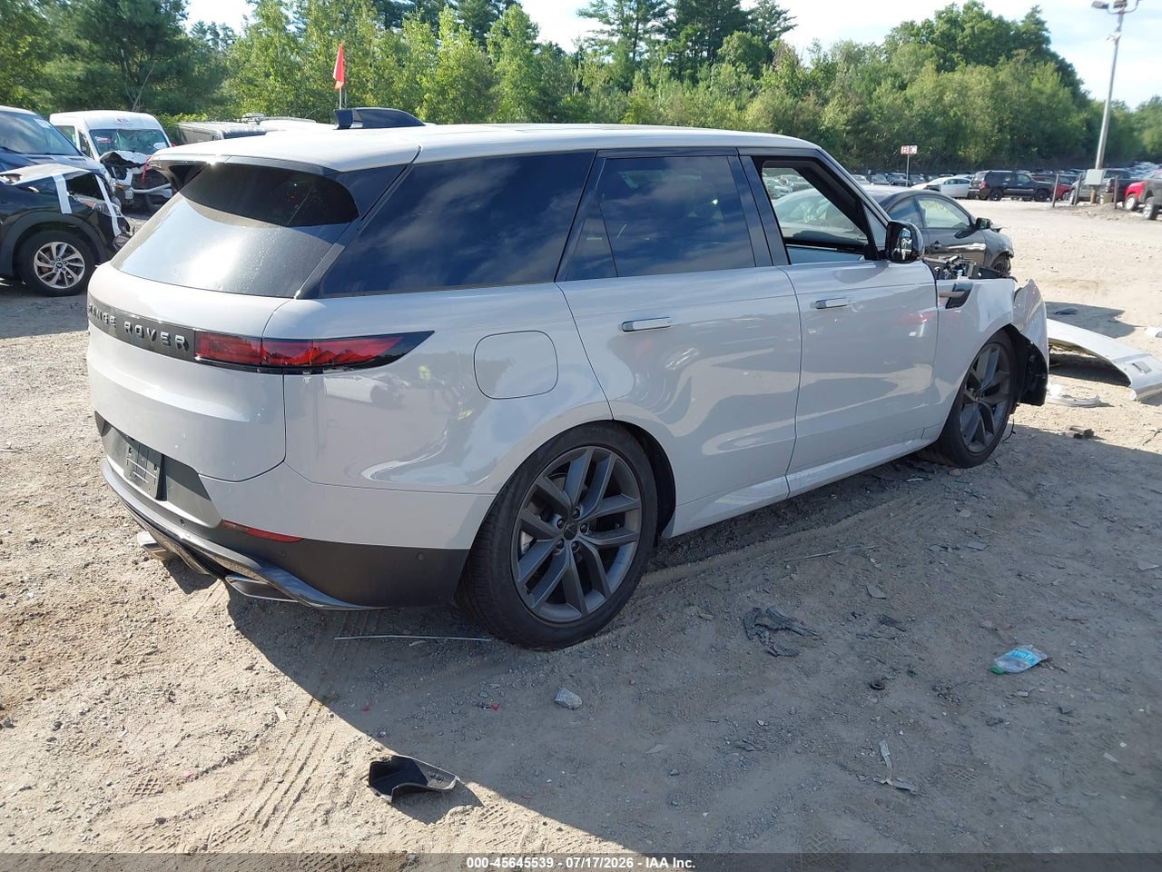 2026 LAND ROVER RANGE ROVER SPORT P360 SE · 4/11