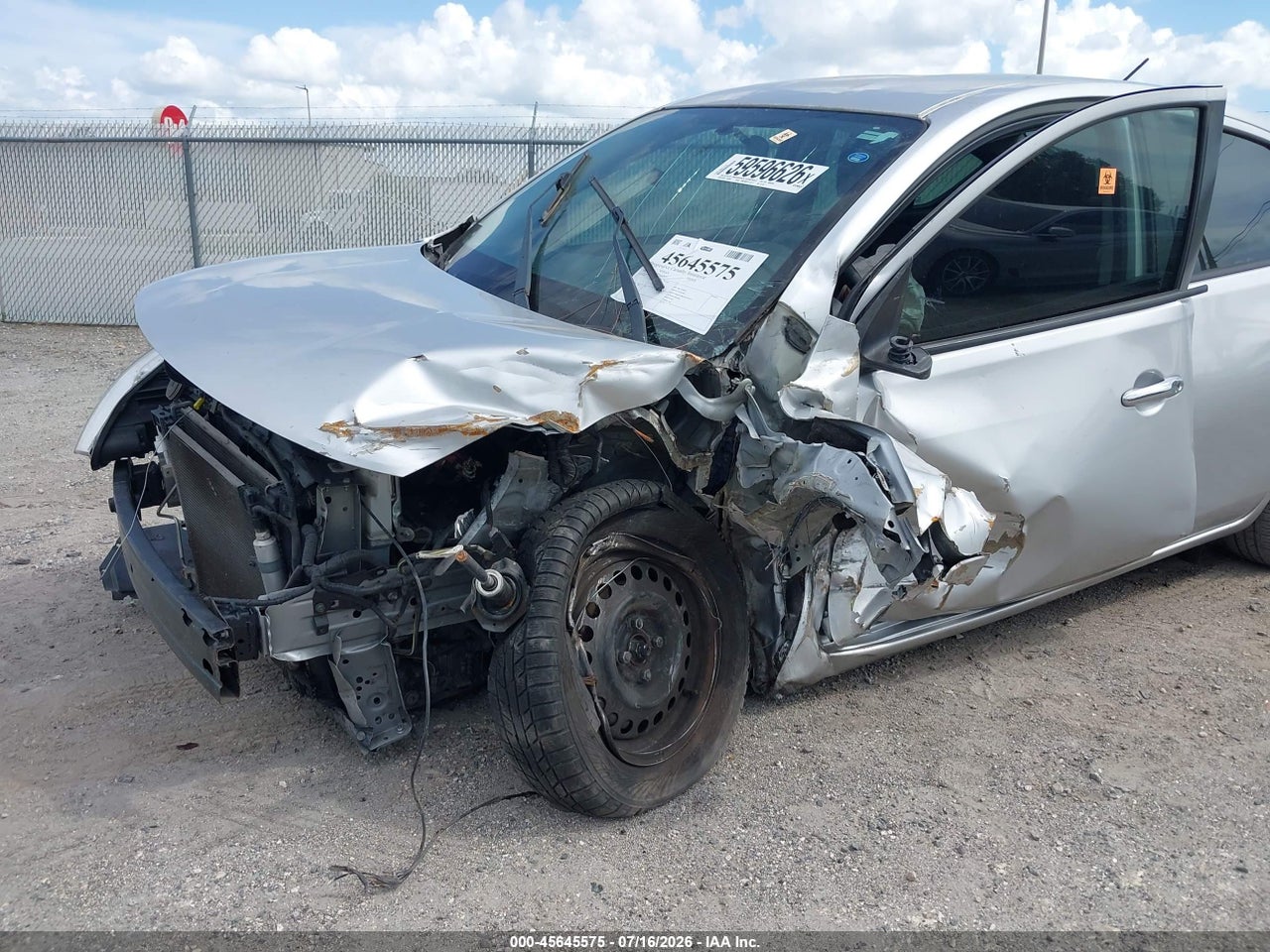 2017 NISSAN VERSA 1.6 SV · 6/11