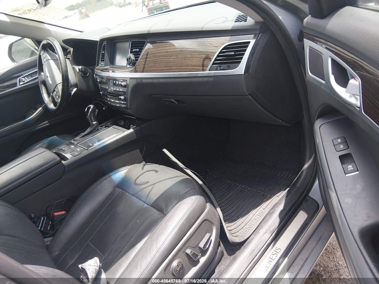 2015 HYUNDAI GENESIS 3.8 · 5/11