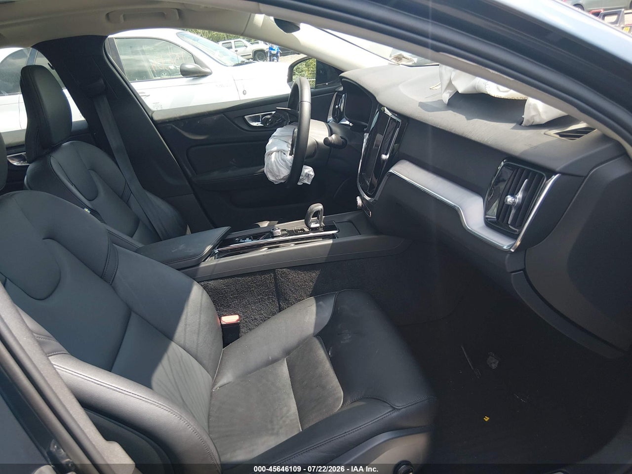 2024 VOLVO S60 B5 CORE DARK THEME · 5/11