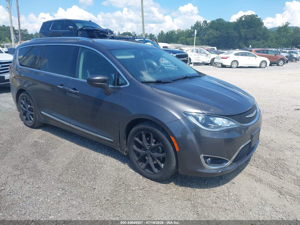 2C4RC1BG0JR****** · 2018 CHRYSLER PACIFICA TOURING L