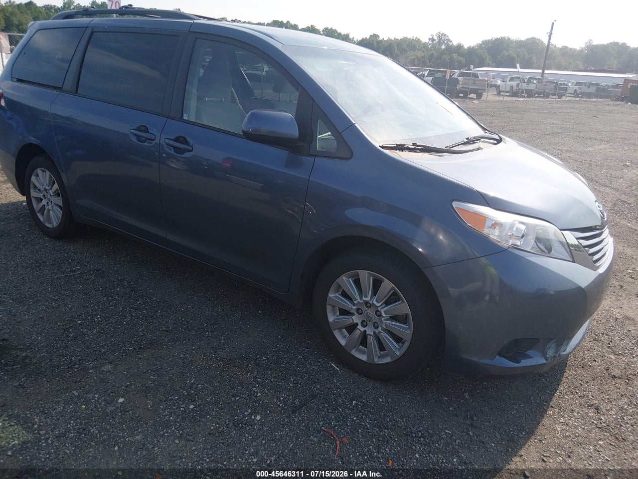 5TDJK3DCXFS****** · 2015 TOYOTA SIENNA LE 7 PASSENGER