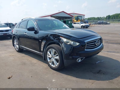 JN8CS1MU4GM****** · 2016 INFINITI QX70
