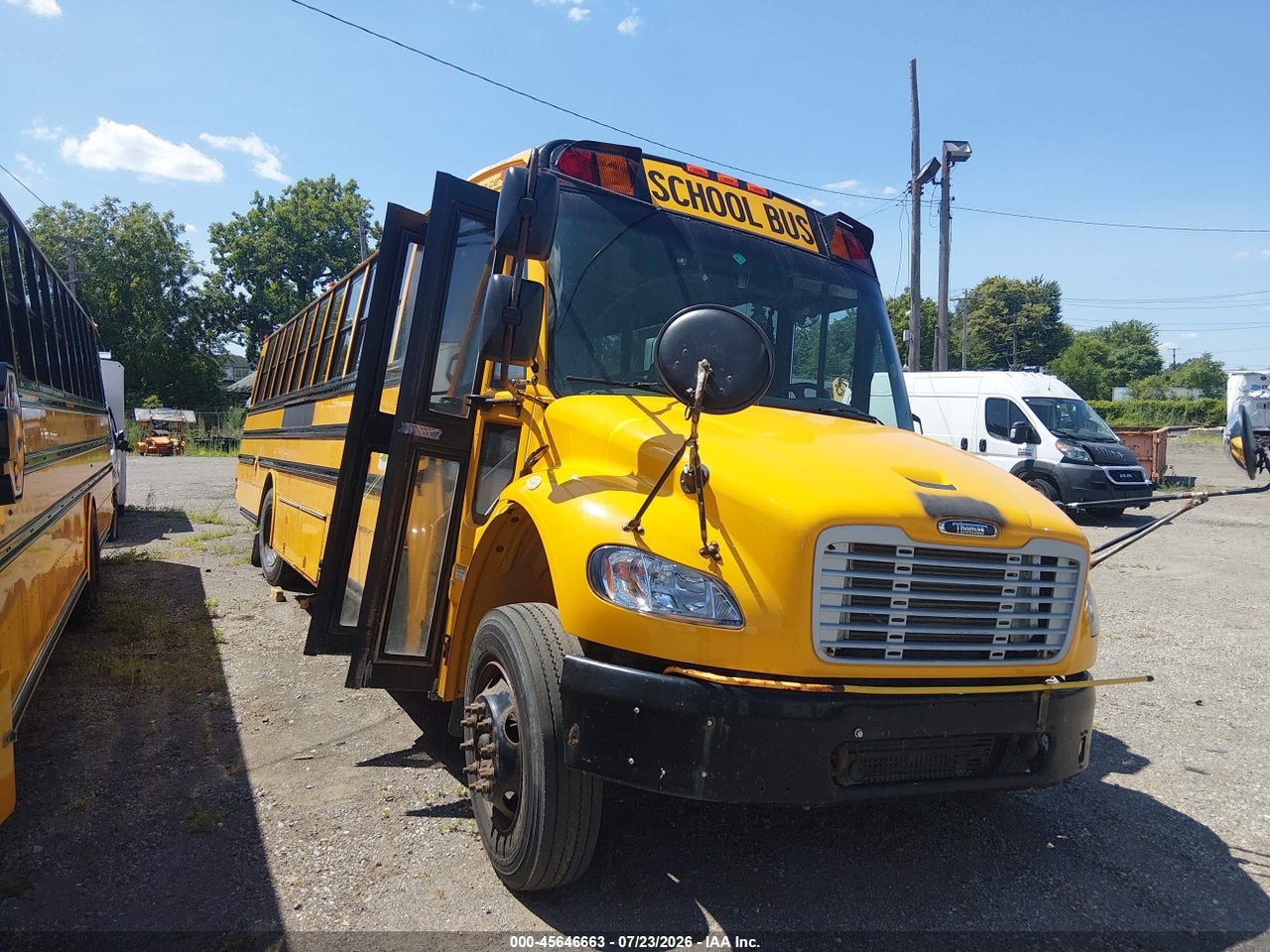 4UZABRDU8HC****** · 2017 FREIGHTLINER CHASSIS B2B