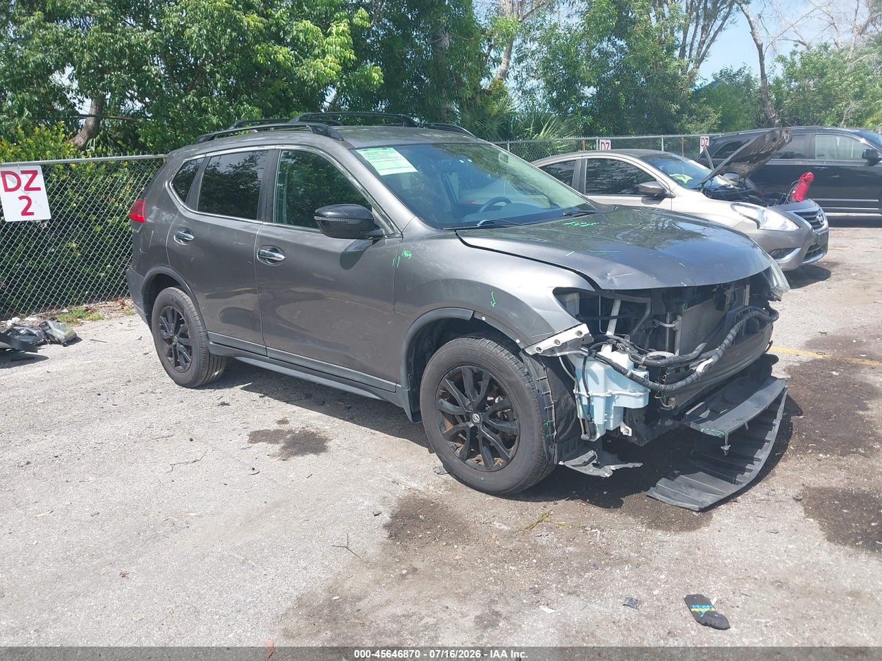 5N1AT2MV3HC****** · 2017 NISSAN ROGUE SV