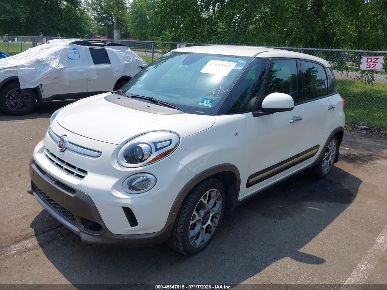 2014 FIAT 500L TREKKING · 2/11