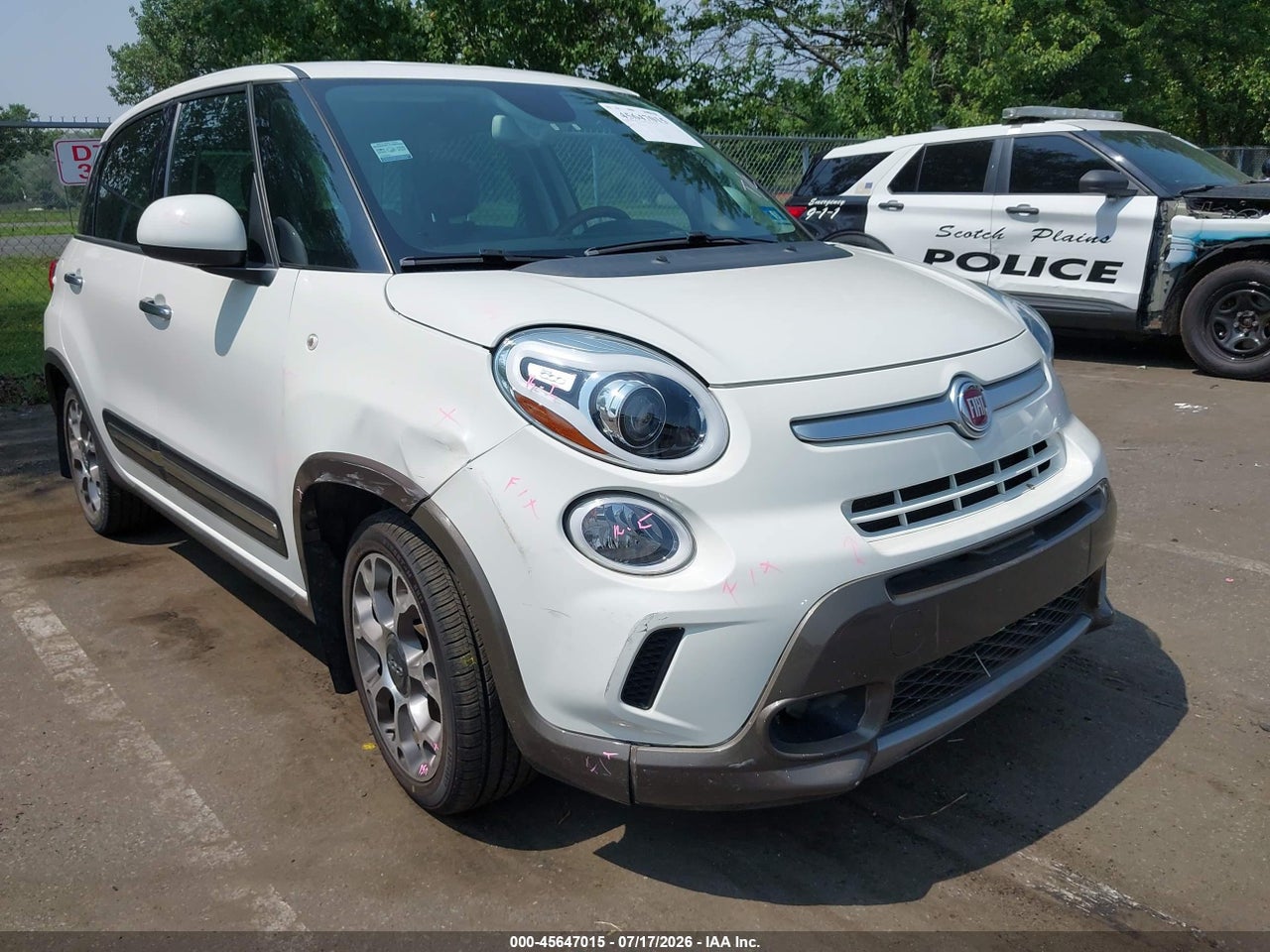 2014 FIAT 500L TREKKING · 6/11