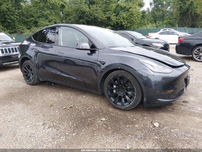 7SAYGDED3SF****** · 2025 TESLA MODEL Y LONG RANGE DUAL MOTOR REAR-WHEEL DRIVE
