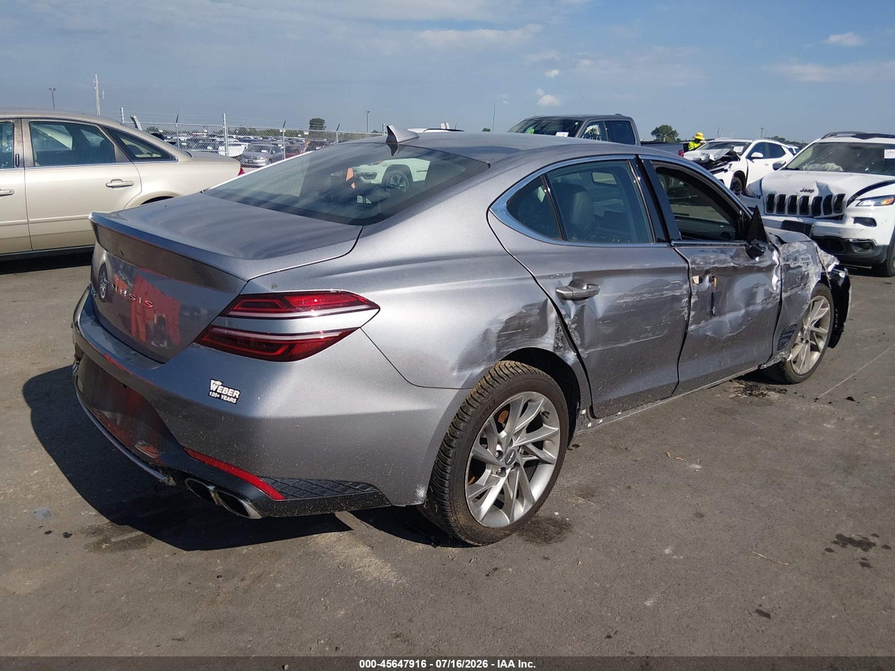 2022 GENESIS G70 2.0T RWD · 4/11
