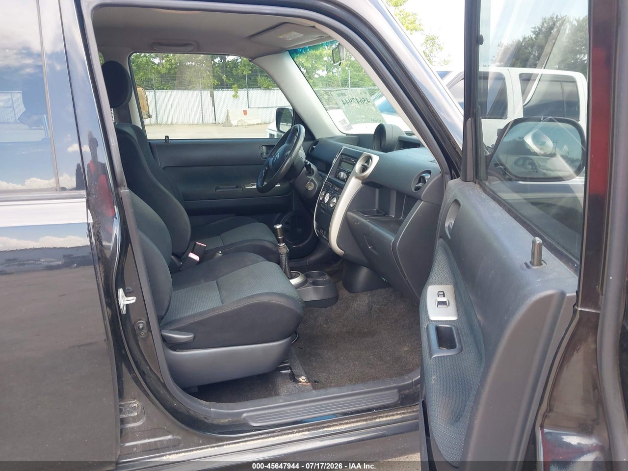 2006 SCION XB   · 5/11