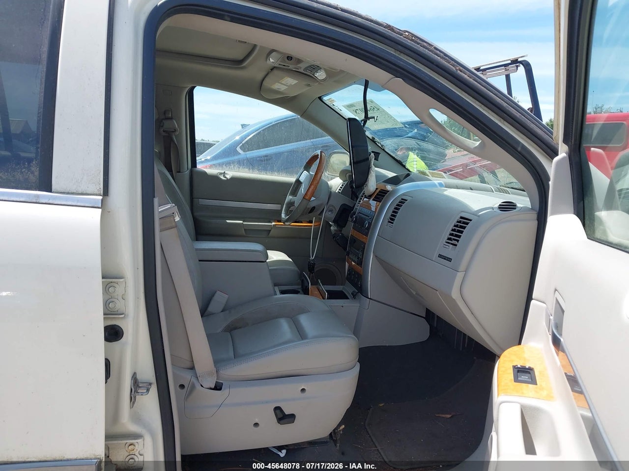 2008 CHRYSLER ASPEN LIMITED · 5/11