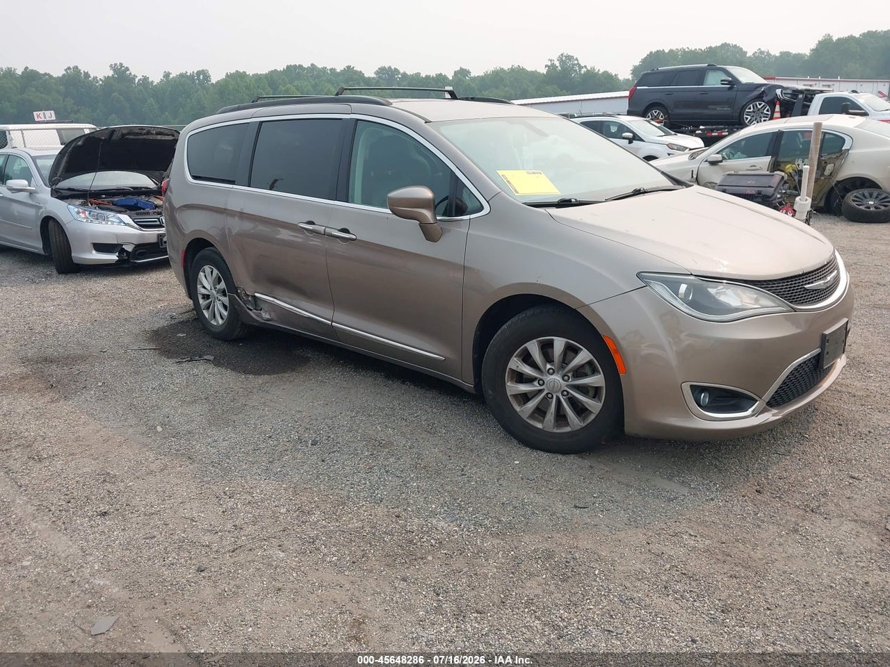 2C4RC1BG7HR****** · 2017 CHRYSLER PACIFICA TOURING-L