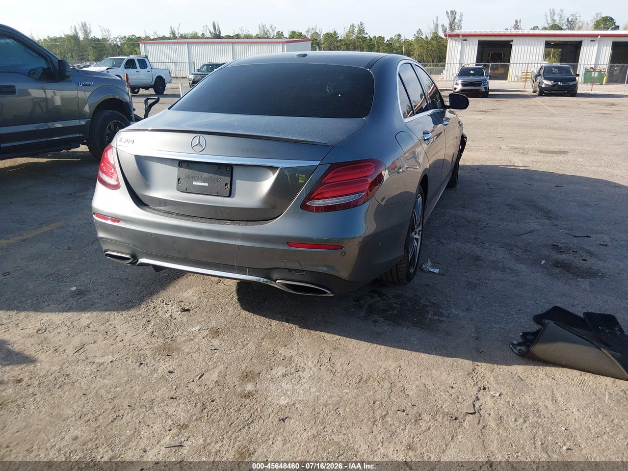 2017 MERCEDES-BENZ E 300   · 4/11
