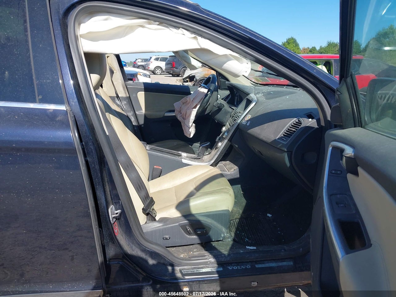 2016 VOLVO XC60 T6 PLATINUM · 5/10