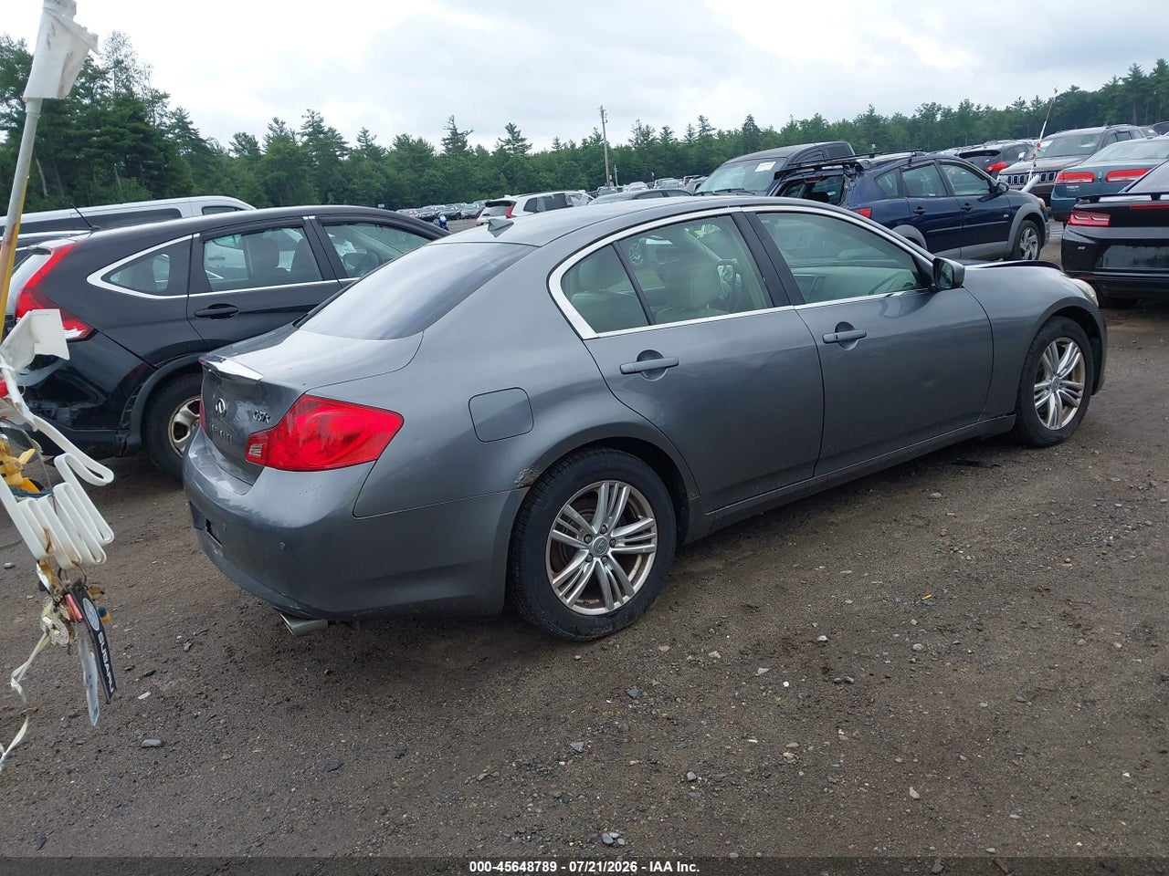 2013 INFINITI G37X   · 4/11