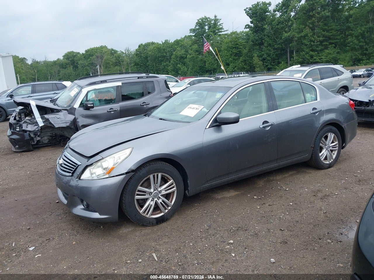 2013 INFINITI G37X   · 2/11
