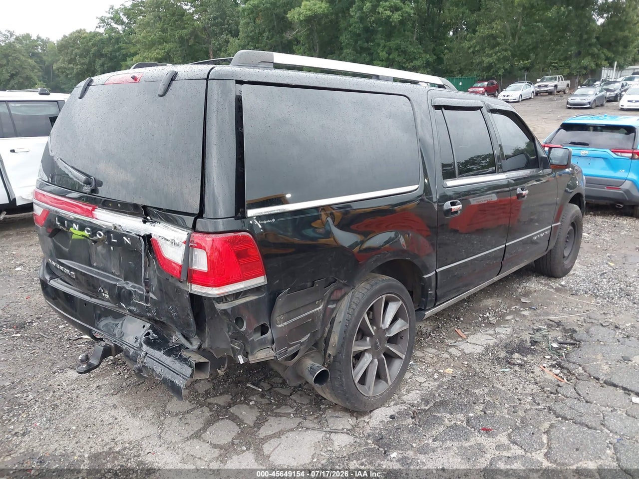 2017 LINCOLN NAVIGATOR L RESERVE · 4/11