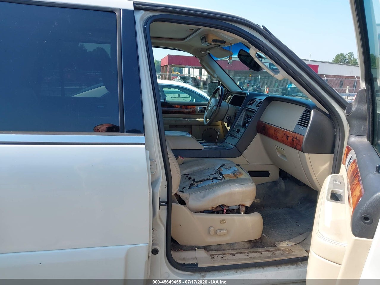 2005 LINCOLN NAVIGATOR   · 5/11